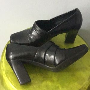 Franco Sarto black pumps